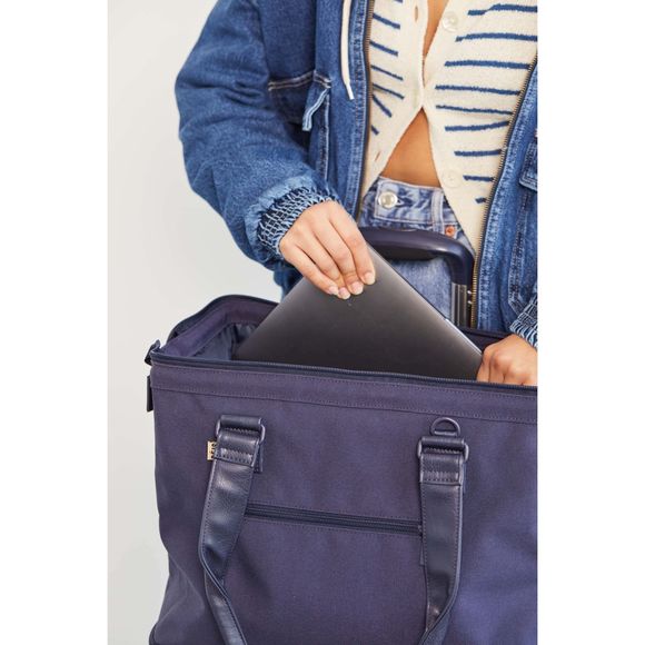 NWT BEIS Weekender bag in Navy Blue - Picture 3 of 4